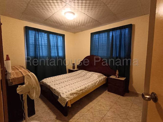 Se Vende Casa en Chitré LA25-4125