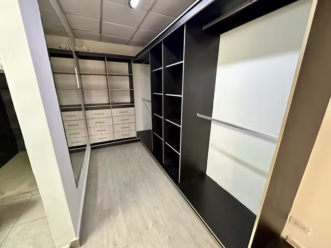 Se vende casa en Condado del Rey, Dorado Lake