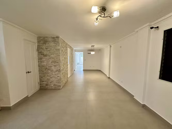 Se vende casa en Condado del Rey, Dorado Lake