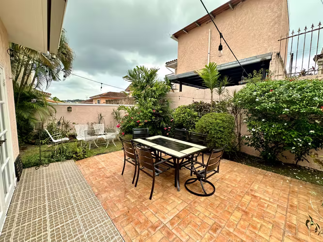 Se vende casa en Altos de Panamá, Fuente del Fresno