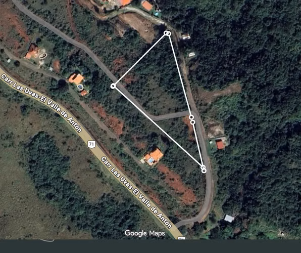 Paquete de 5 lotes en venta en la calle al Valle de Anton.