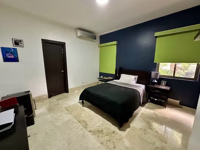 Se vende casa unifamiliar con patio en El Carmen, Herbruger