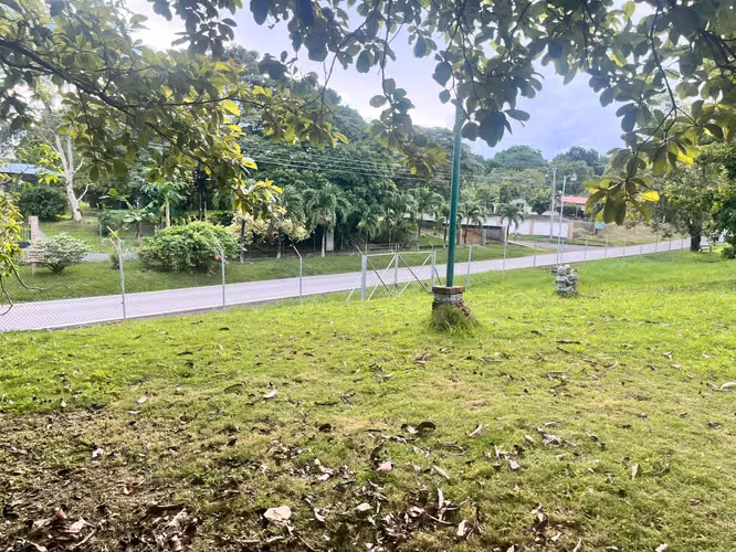 $170,000 EN PENONOME SE VENDE TERRENO CON CASA A 3 MINUTOS DEL CENTRO DE PENONOME DE 2390 MTS2  JB