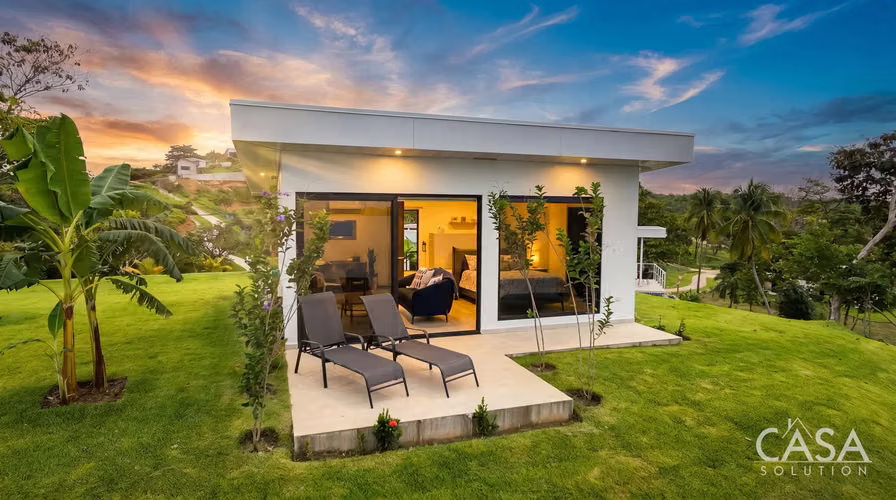 Fascinante Casa Frente al Mar con Casita en Hermosa Bay, Boca Chica, Chiriquí