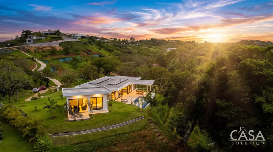 Fascinante Casa Frente al Mar con Casita en Hermosa Bay, Boca Chica, Chiriquí