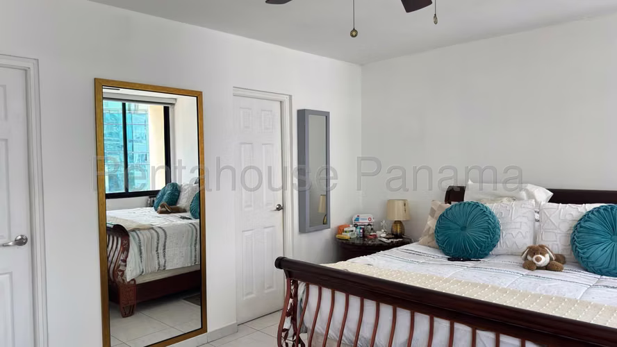 Vendo Apartamento de 173 m² en PH Brisas Obarrio, Obarrio 26-8237GG