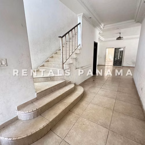 Venta Casa Esquinera en Condado del Rey PH Altos del Country - Imagen 2