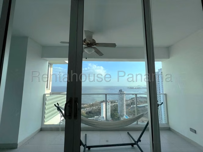 Se Vende Apartamento en Coco del Mar VLU26-5950