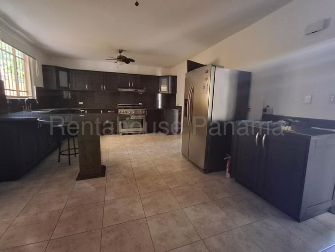 Se Vende Casa en Condado del Rey MDV26-4734