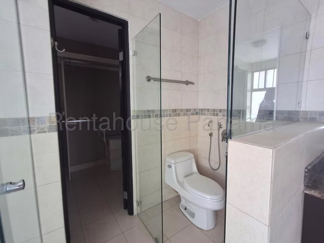 Se Vende Casa en Condado del Rey MDV26-4734