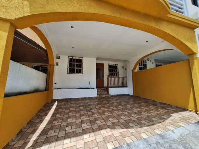 HERMOSA CASA DUPLEX EN VENTA PH VILLAS DEL NARANJAL PEDREGAL CAMRO