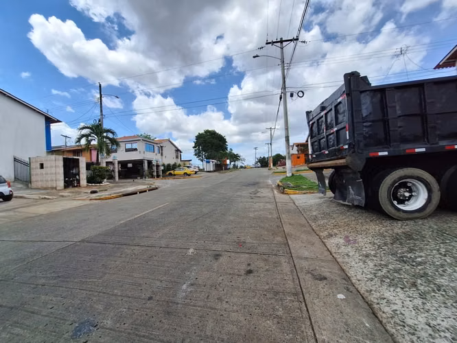 HERMOSA CASA DUPLEX EN VENTA PH VILLAS DEL NARANJAL PEDREGAL CAMRO