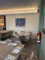 Alquiler de Local Comercial con 217m2 en Costa del Este PH Green plaza 26-8382SR
