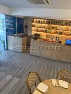 Alquiler de Local Comercial con 217m2 en Costa del Este PH Green plaza 26-8382SR