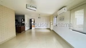 Venta de Apartamento con 170m2 en Albrook PH Embassy Village 26-8431SR
