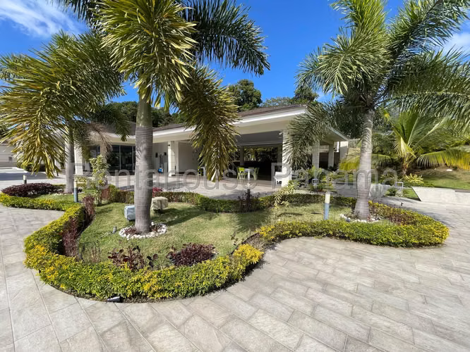 Venta de Casa en Altos de Panama Altos del Parque CCO