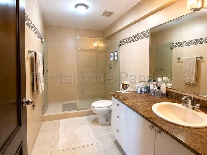 Apartamento Amoblado en Alquiler en Riverside Costa del Este CIG268454