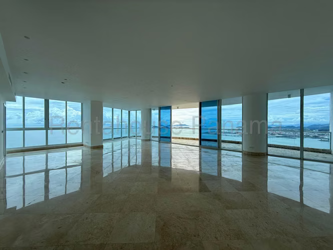 Se Alquila Apartamento en Paitilla LA26-8445