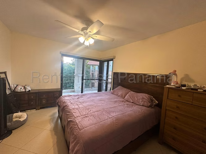 Se Vende Apartamento en Clayton LA26-6393