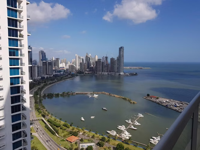 VENTA DE APARTAMENTO EN AVENIDA BALBOA - PH YACHT CLUB