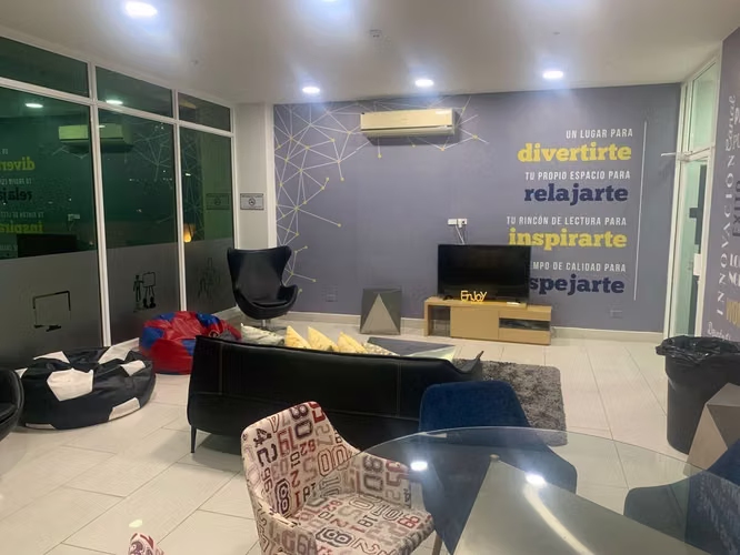 PH Metropolitan Park - Venta Apartamento Carrasquilla Vía España Amoblado
