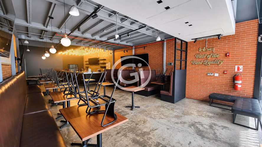 Rental of Spot 74 Commercial. Ideal for restaurants