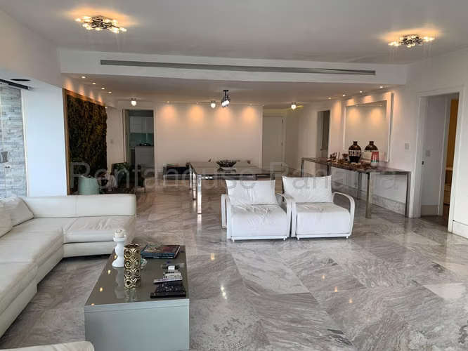 Venta de  Penthouse en la Avenida Balboa Yoo Panamá  AK