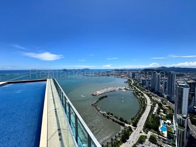 Venta de  Penthouse en la Avenida Balboa Yoo Panamá  AK