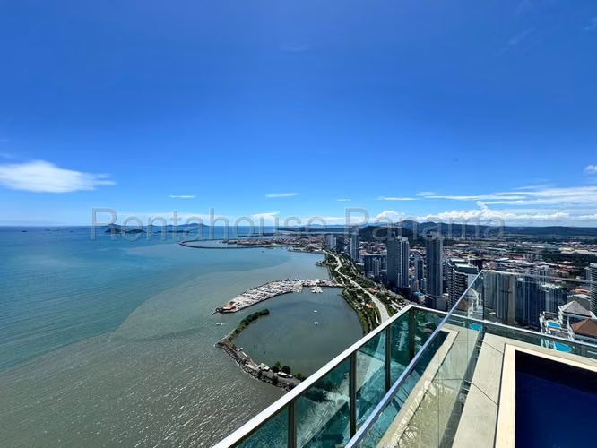 Venta de  Penthouse en la Avenida Balboa Yoo Panamá  AK