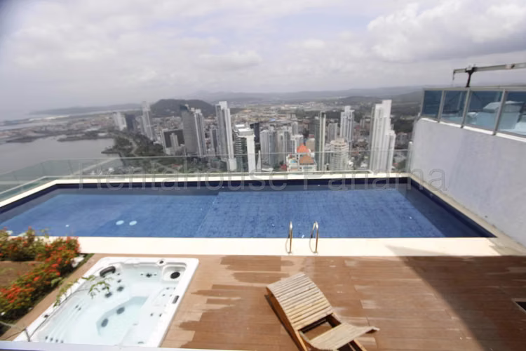 Venta de  Penthouse en la Avenida Balboa Yoo Panamá  AK