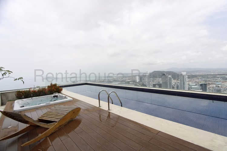Venta de  Penthouse en la Avenida Balboa Yoo Panamá  AK