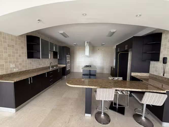 Venta Apartamento Amador Causeway Vista al Mar
