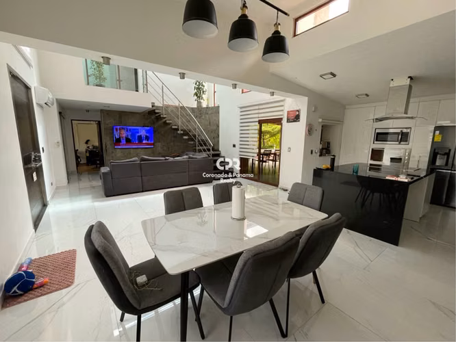 Venta de casa en El Club de Golf de Panamá