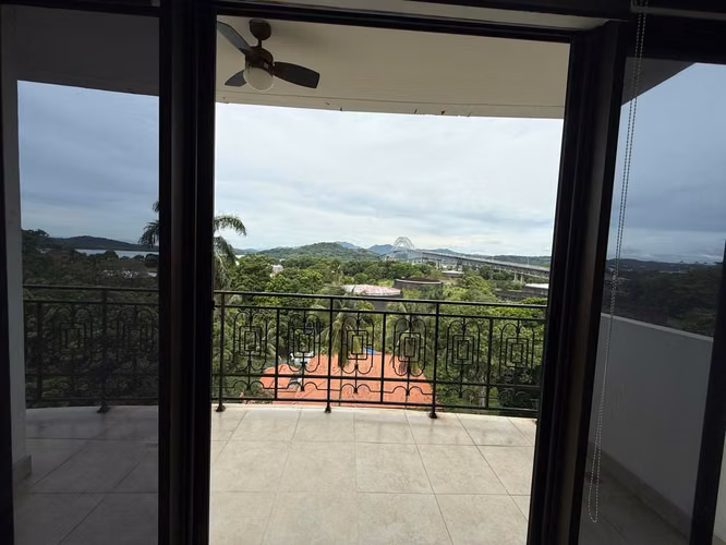 Venta Apartamento Amador Causeway Vista al Puente de las Américas