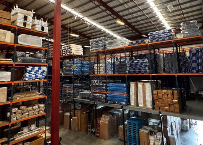 Se Vende Bodega en la Locería