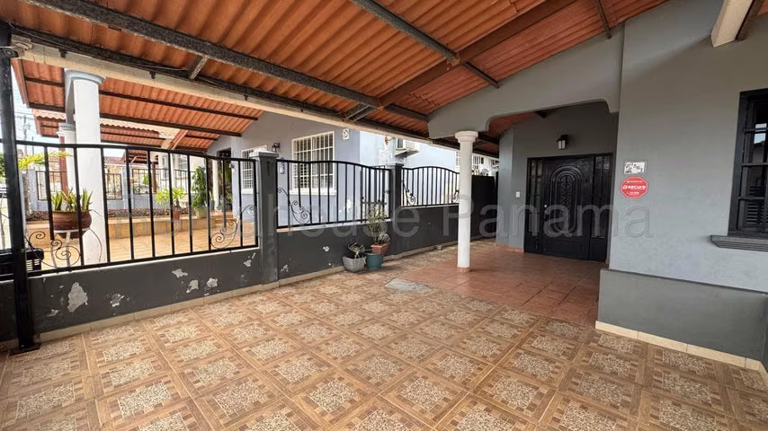 Casa en venta en Brisas del Golf YM
