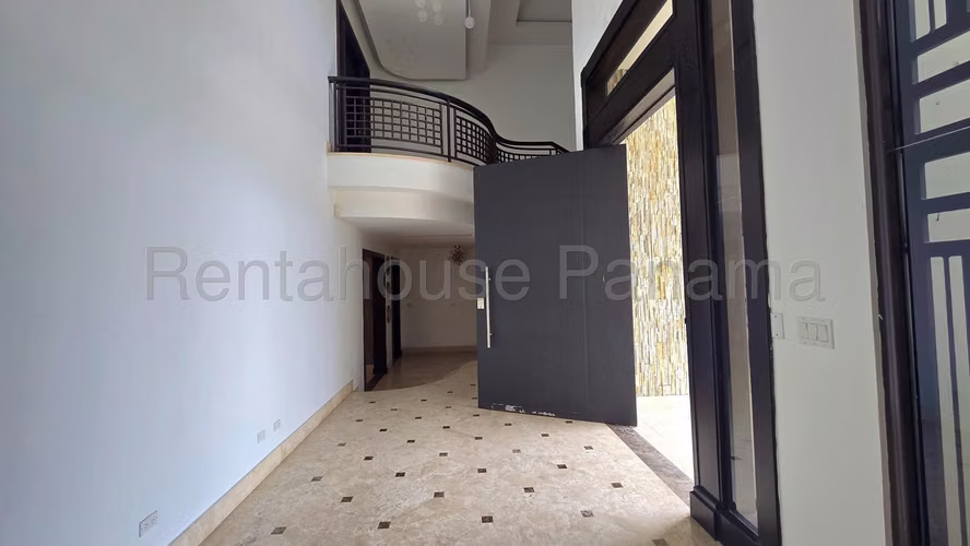 Casa en Venta Con Piscina Privada en Costa del Este 26*8126Mfk