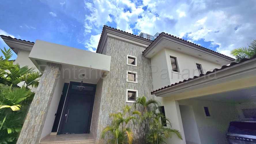 House for Sale With Private Pool in Costa del Este 26*8126Mfk