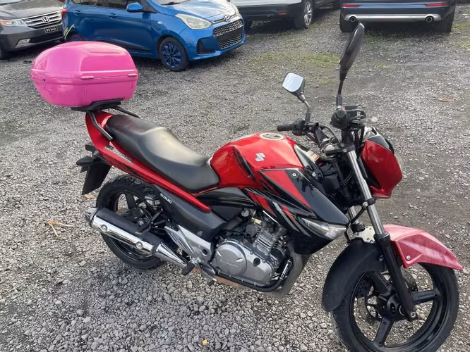 SUZUKI INAZUMA 2019