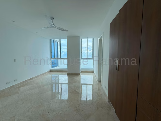 ALQUILER DE APARTAMENTO EN THE POINT PAITILLA HQ