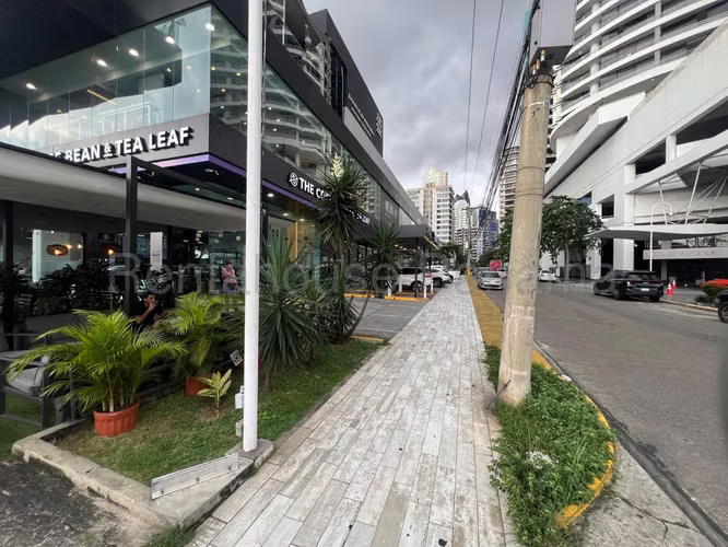 Alquiler de local comercial en Avenida Balboa, Balboa Boutiques (solo cliente directo)