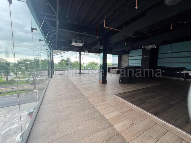 Alquiler de local comercial en Avenida Balboa, Balboa Boutiques (solo cliente directo)