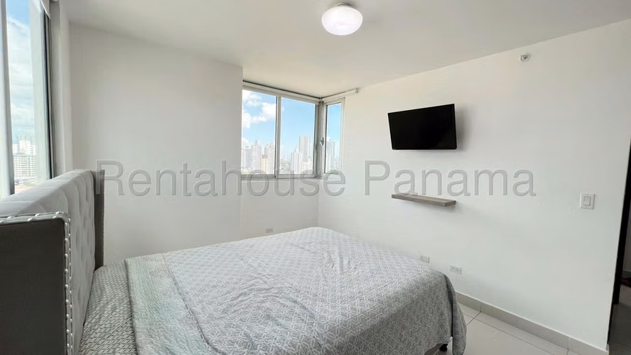 Alquiler Apartamento PH Midpark - Carrasquilla 26-8246BTE