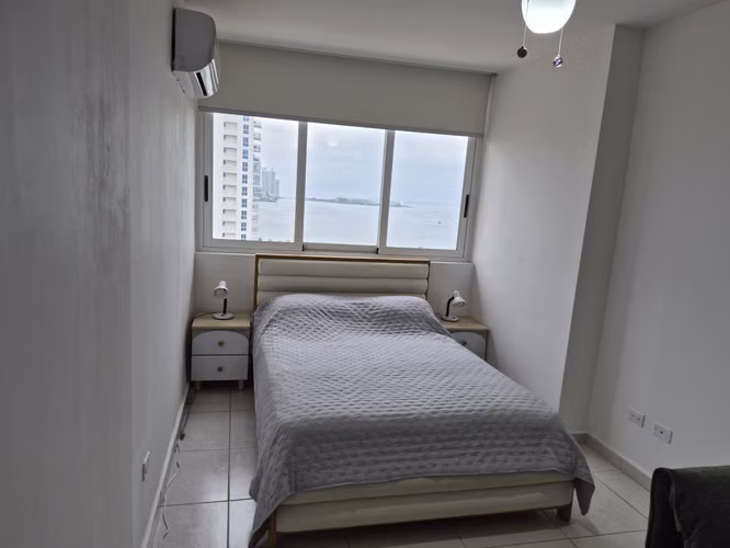 APARTAMENTO AMOBLADO CON VISTA AL MAR