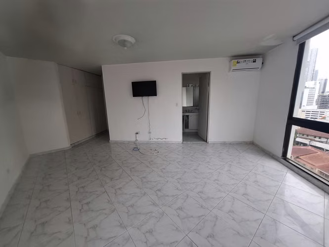 Vendo apartamento en Bella Vista, fácil acceso a Est. Iglesia del Carmen.