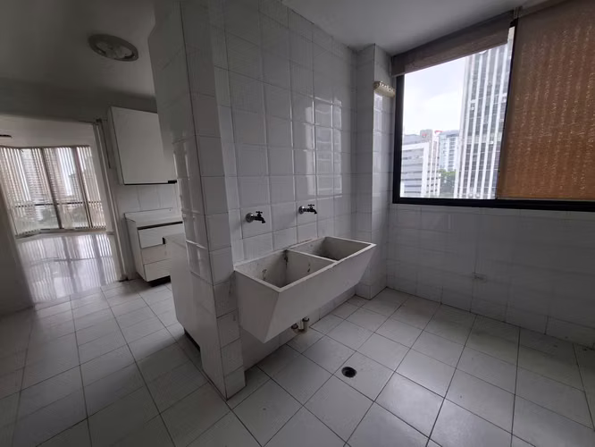 Vendo apartamento en Bella Vista, fácil acceso a Est. Iglesia del Carmen.