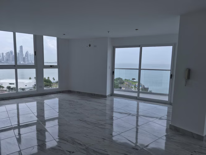OFERTA VENTA DE  APARTAMENTO FRENTE AL MAR