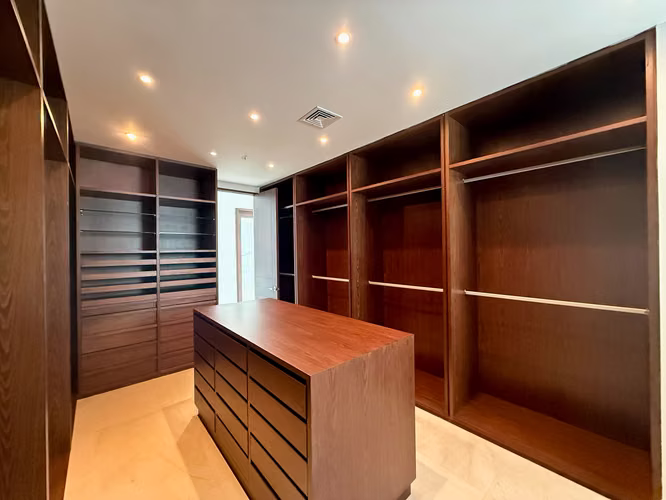 Apartamento Frente al Mar de 4 Recámaras en Venta en Marea Costa del Este