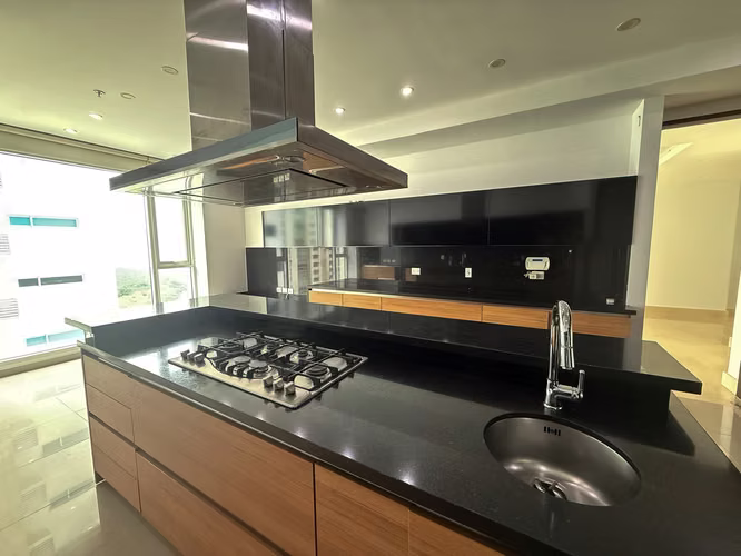 Apartamento Frente al Mar de 4 Recámaras en Venta en Marea Costa del Este