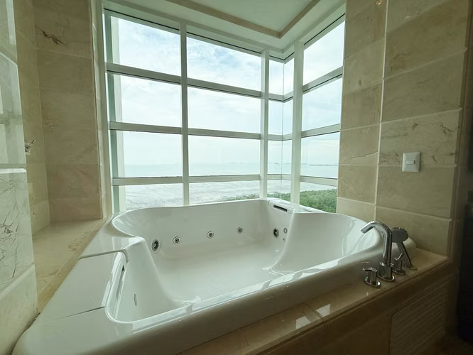 Apartamento Frente al Mar de 4 Recámaras en Venta en Marea Costa del Este